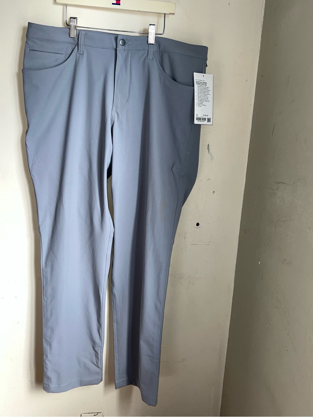Lululemon men’s Straight Leg Pants